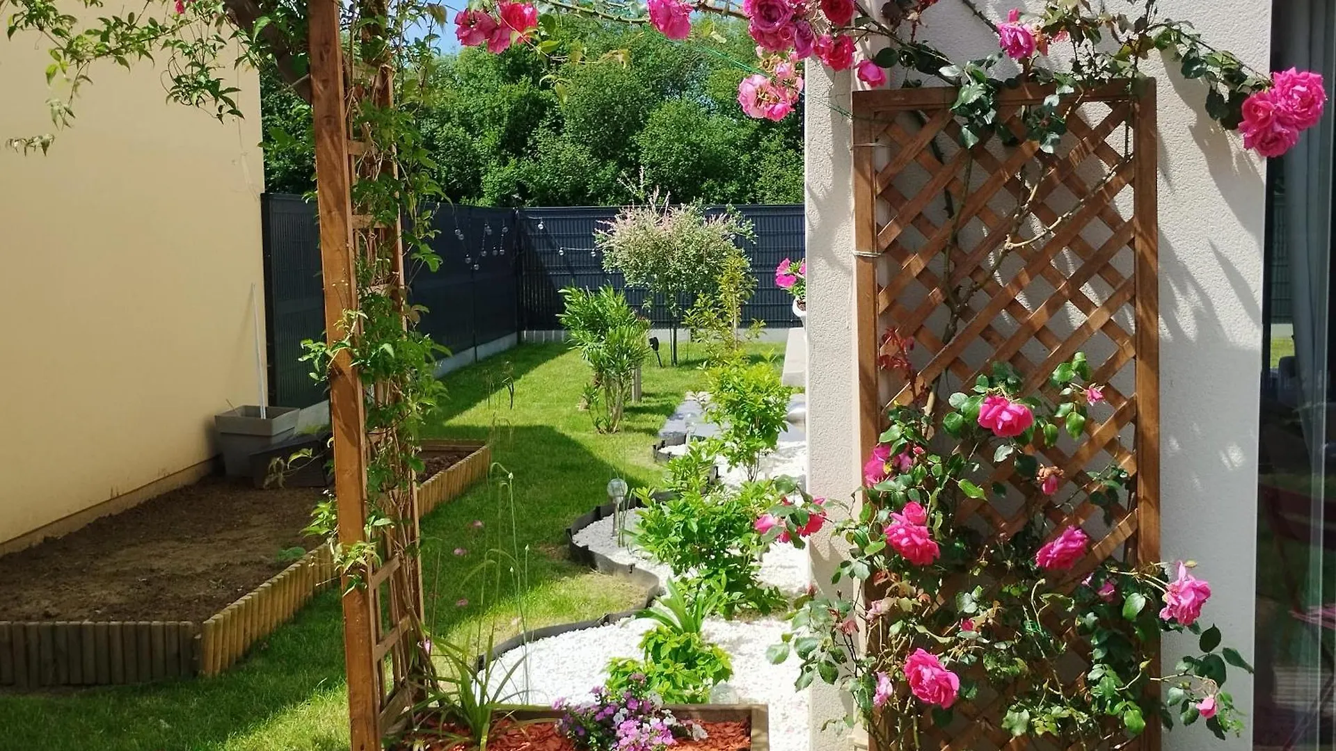 Chez Sandrine Miniac-Morvan